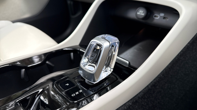 Volvo XC40 2.0 B3P Ultra Dark 5dr Auto Petrol Estate